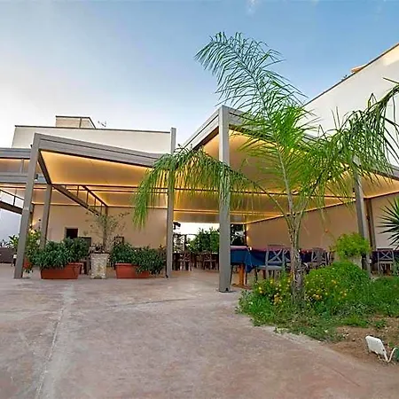 La Lanterna Inn