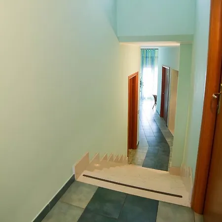 אורחן La Lanterna